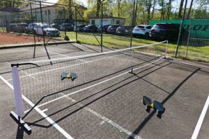 Pickle Ball in der Tennishalle und auf der Aussenanlage